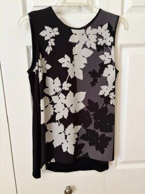 Vince Camuto black and white floral top